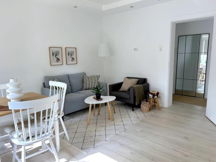 Country Style Apartment With Balcony Near Fair Hanovra Exterior foto